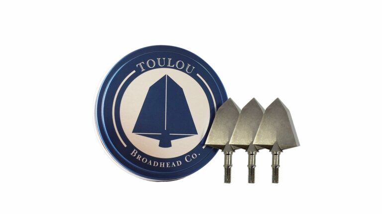3 pack of 125 grain right Toulou Broadheads.